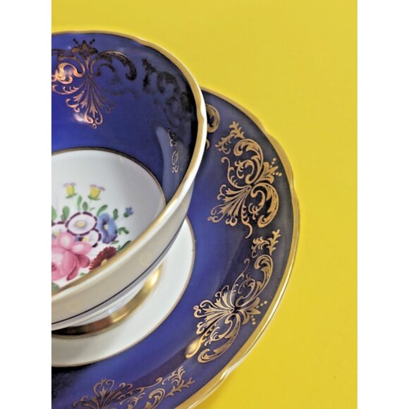 Vintage Paragon Bone China Cobalt Wide Mouth Teacup and Saucer Floral England - Picture 4 of 12